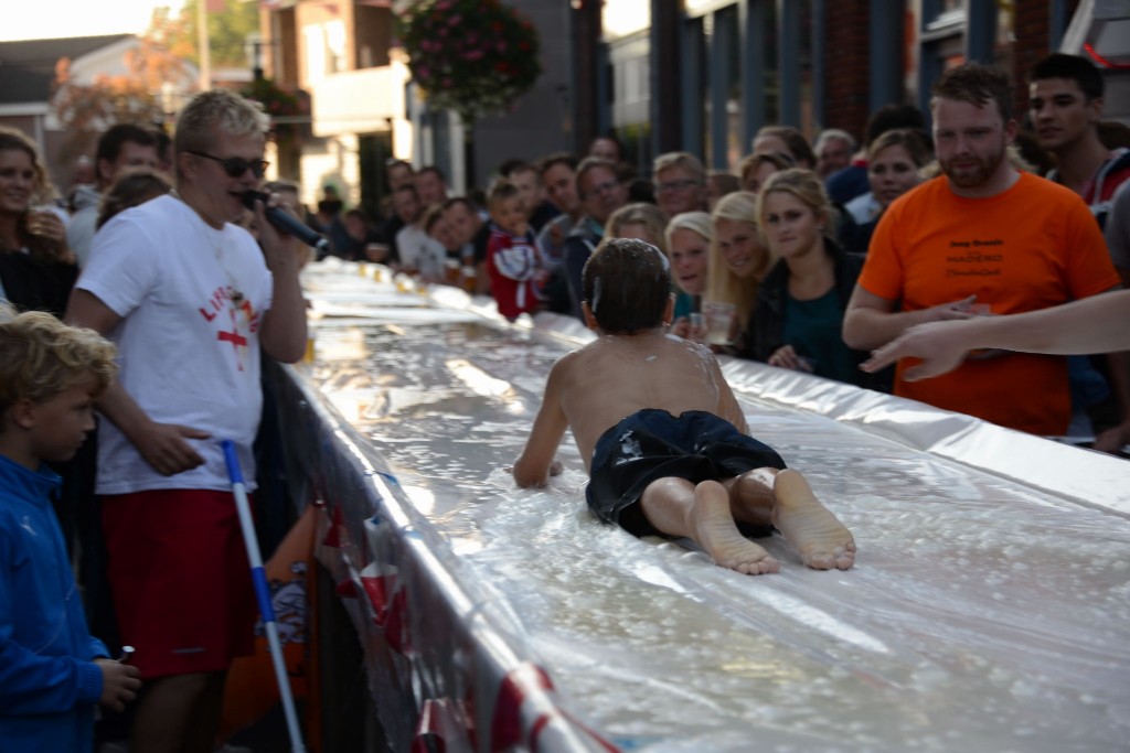 ../Images/Donderdag kermis 331.jpg